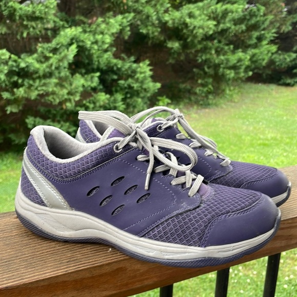VIONIC Venture Comfort Athletic Running Sneakers - Picture 1 of 10